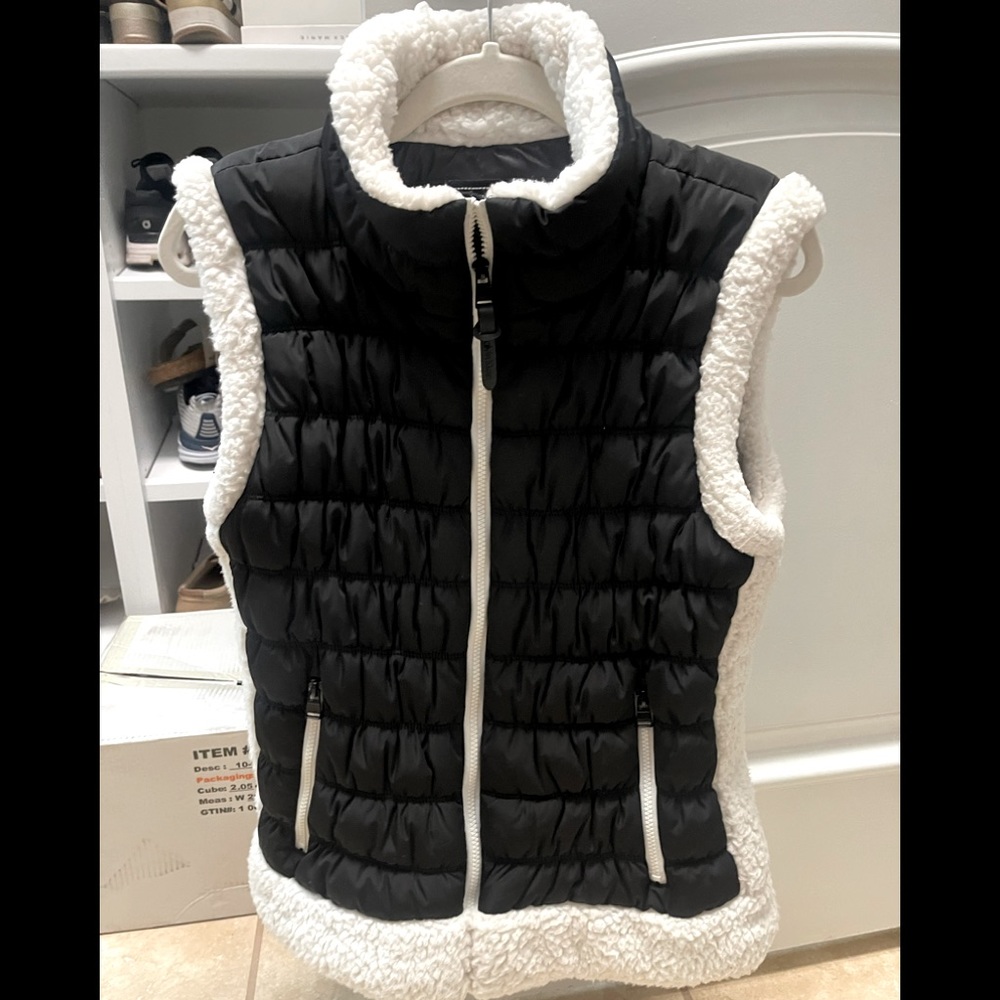 Calvin Klein vest! Worn once! Non smoking home!